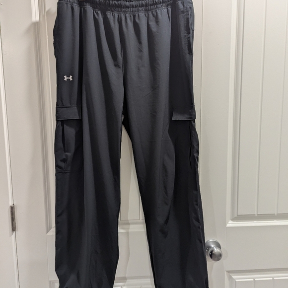 Under Armour Black Cargo Parachute Pant for Women Size Large wide leg - Picture 1 of 9